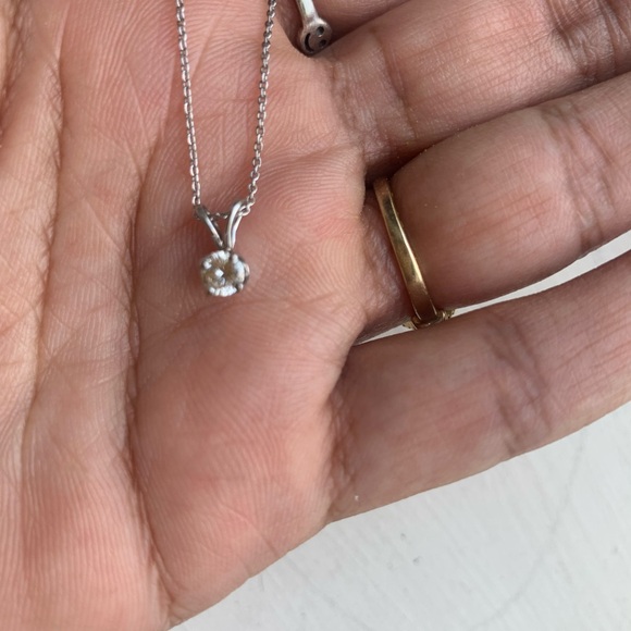 18k white gold chain with 14k gold solitaire charm - Picture 2 of 9